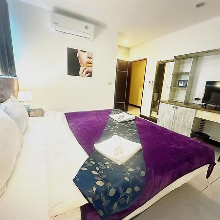 The Shades Hotel 50 Meter Beach Front Patong Eksteriør billede