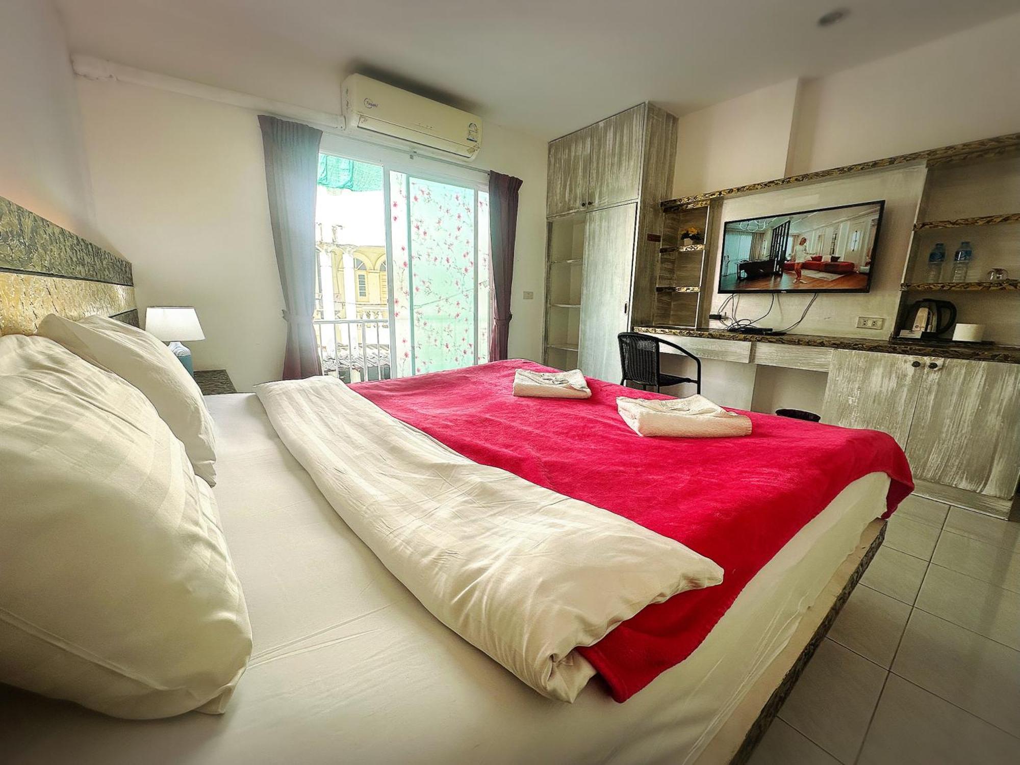 The Shades Hotel 50 Meter Beach Front Patong Eksteriør billede