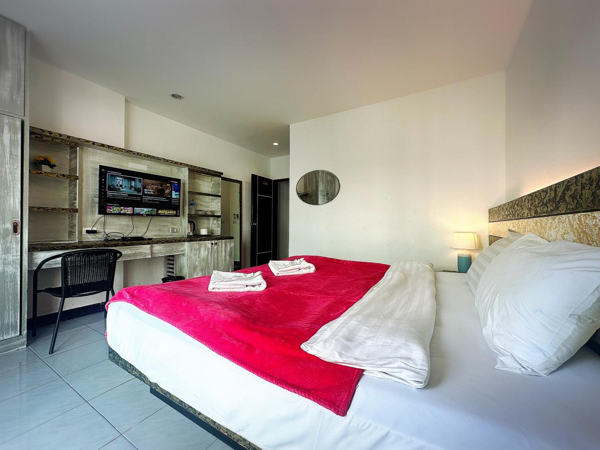 The Shades Hotel 50 Meter Beach Front Patong Eksteriør billede