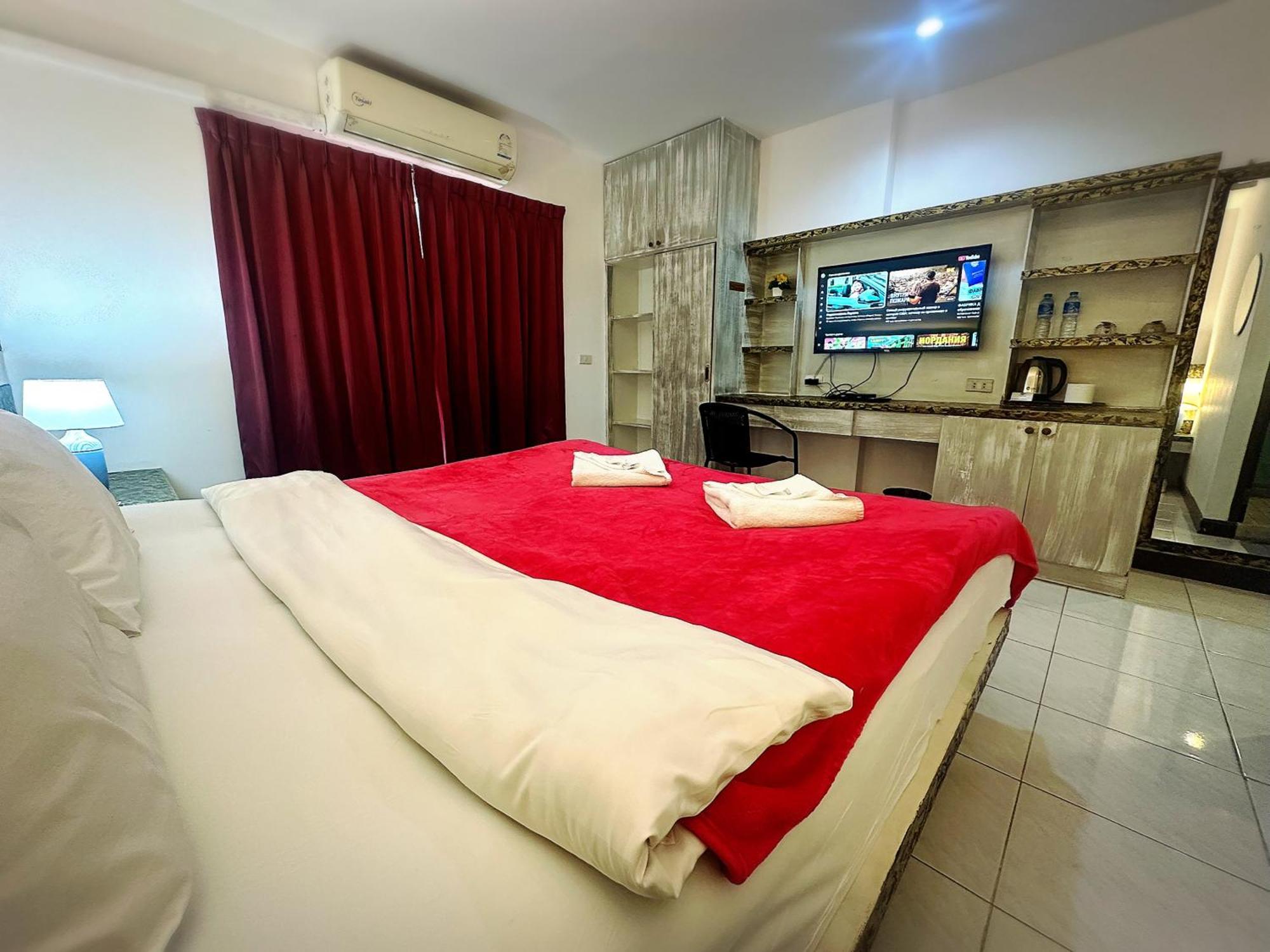 The Shades Hotel 50 Meter Beach Front Patong Eksteriør billede