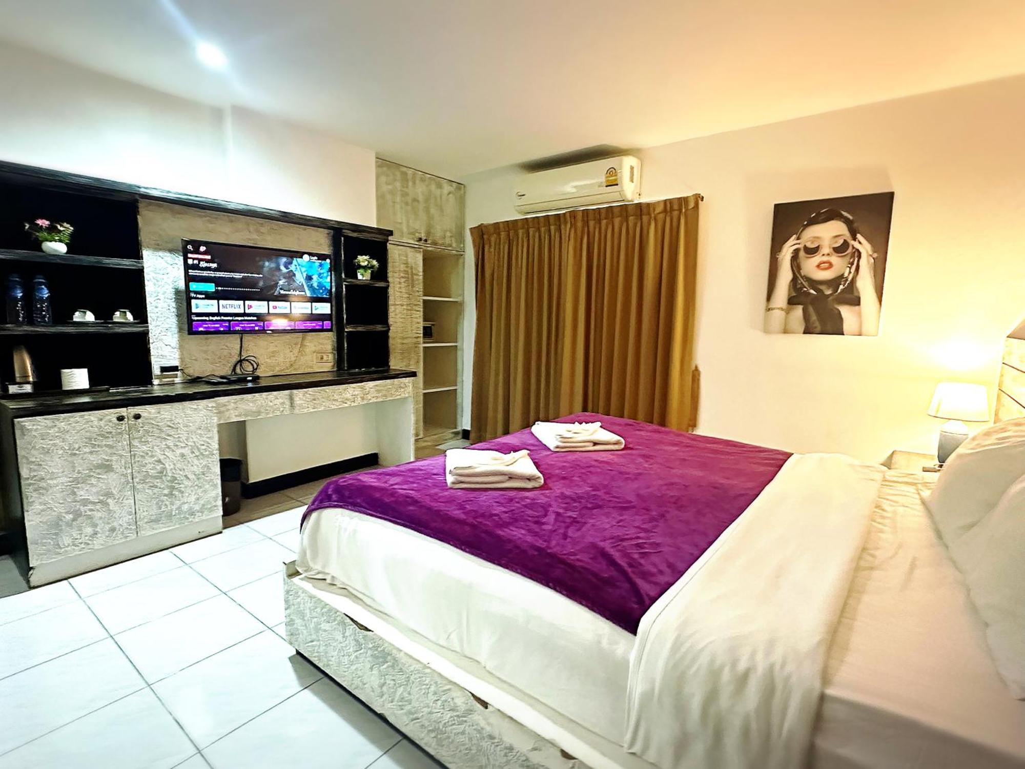 The Shades Hotel 50 Meter Beach Front Patong Eksteriør billede